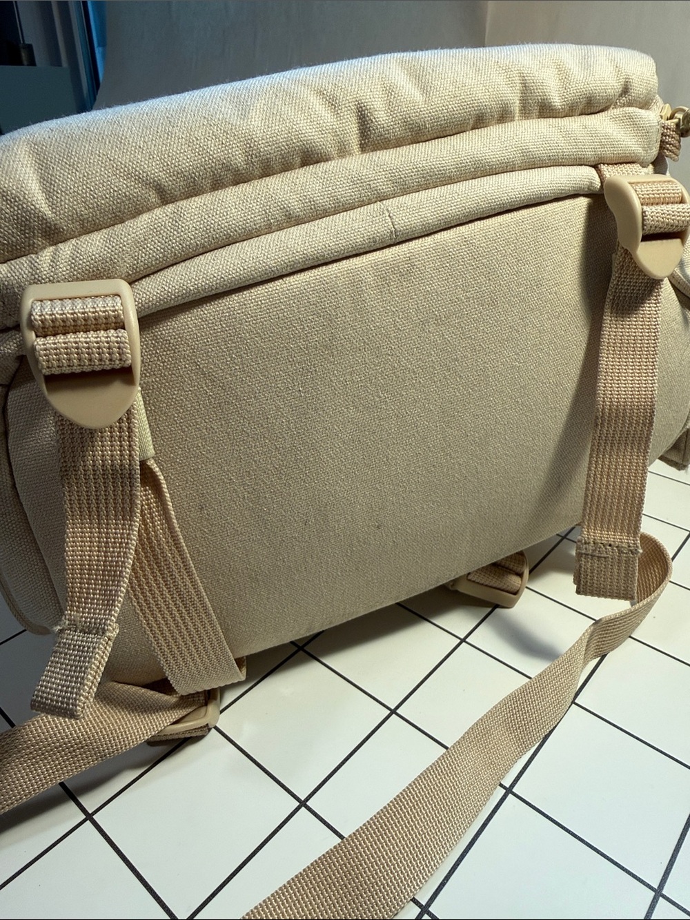 Brevite Jumper camera backpack 18L boulder tan/beige with padded camera dividers - Picture 9 of 11